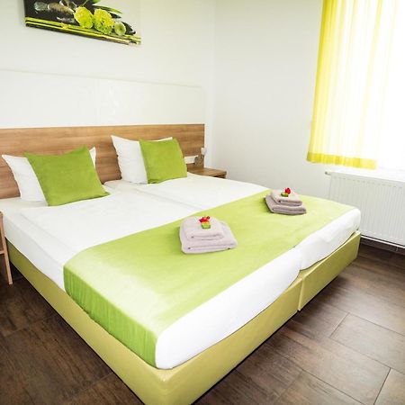 Bed & Breakfast Outlet Hotel Деттинген-на-Эрмсе Экстерьер фото