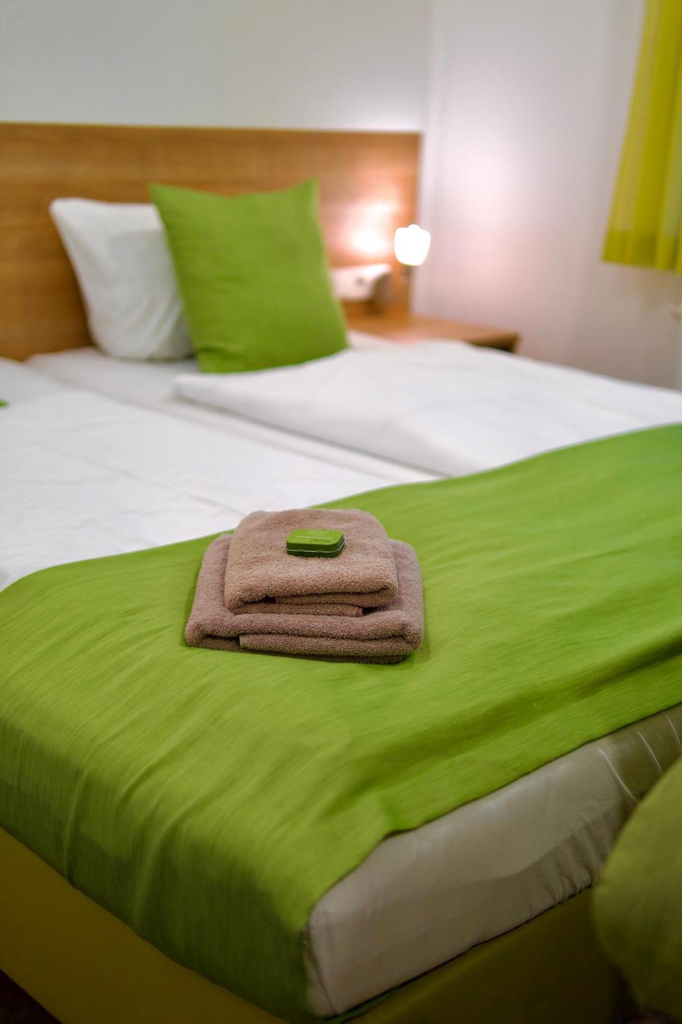 Bed & Breakfast Outlet Hotel Деттинген-на-Эрмсе Экстерьер фото