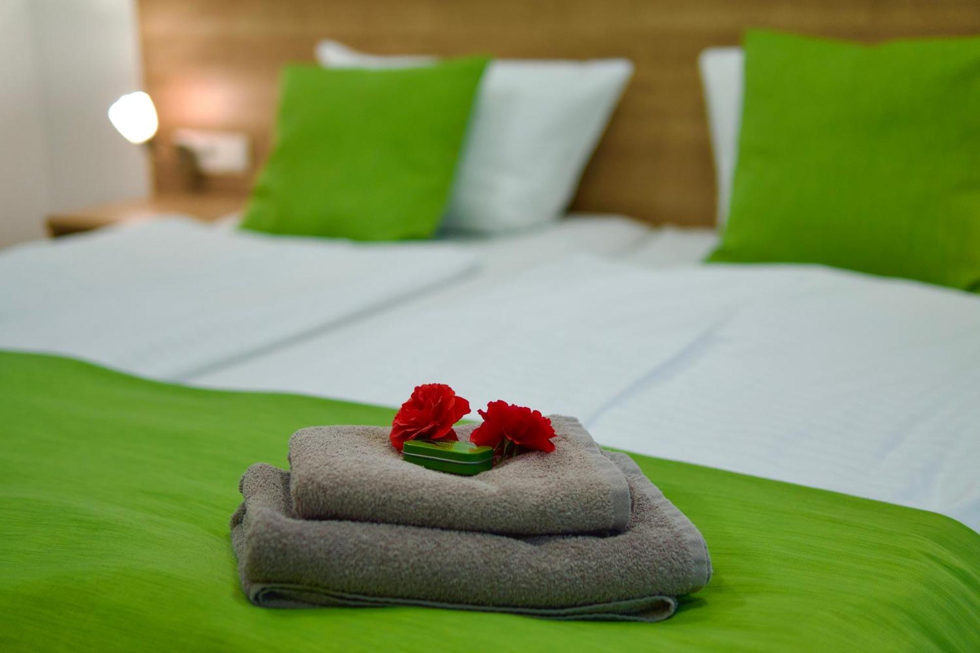Bed & Breakfast Outlet Hotel Деттинген-на-Эрмсе Экстерьер фото