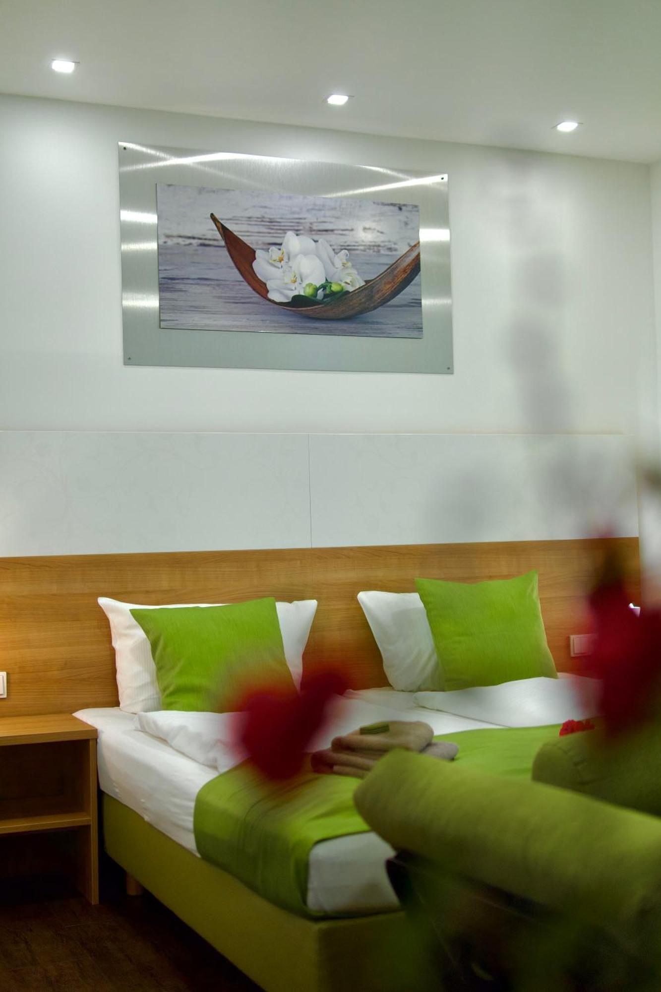 Bed & Breakfast Outlet Hotel Деттинген-на-Эрмсе Экстерьер фото