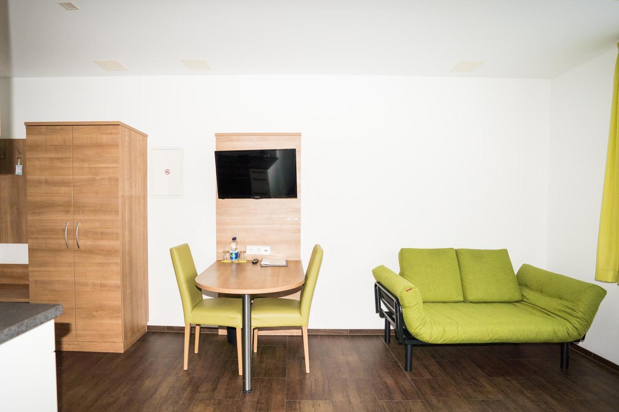 Bed & Breakfast Outlet Hotel Деттинген-на-Эрмсе Экстерьер фото