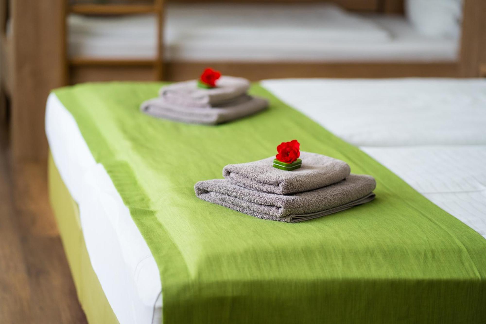 Bed & Breakfast Outlet Hotel Деттинген-на-Эрмсе Экстерьер фото