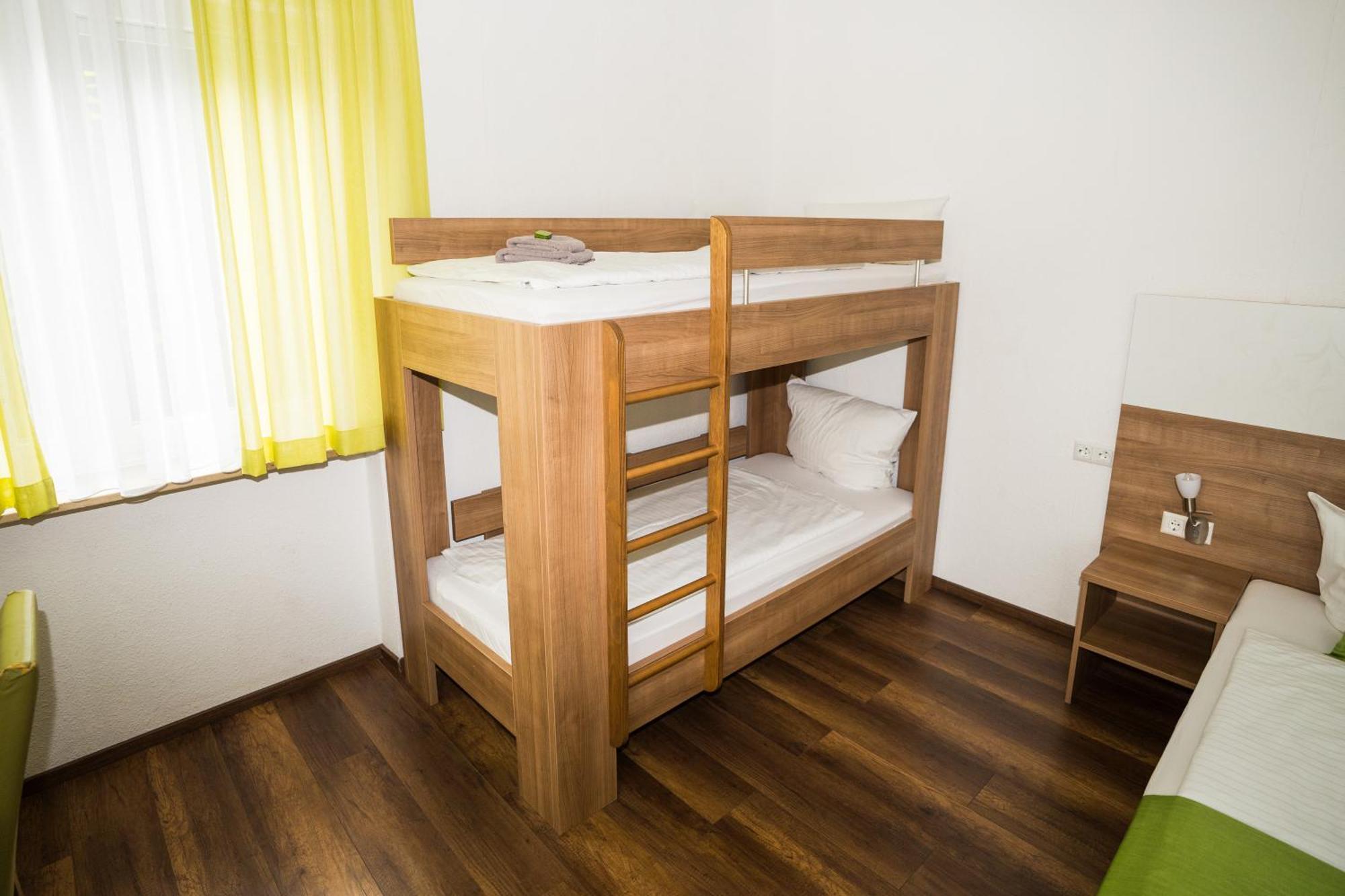 Bed & Breakfast Outlet Hotel Деттинген-на-Эрмсе Экстерьер фото
