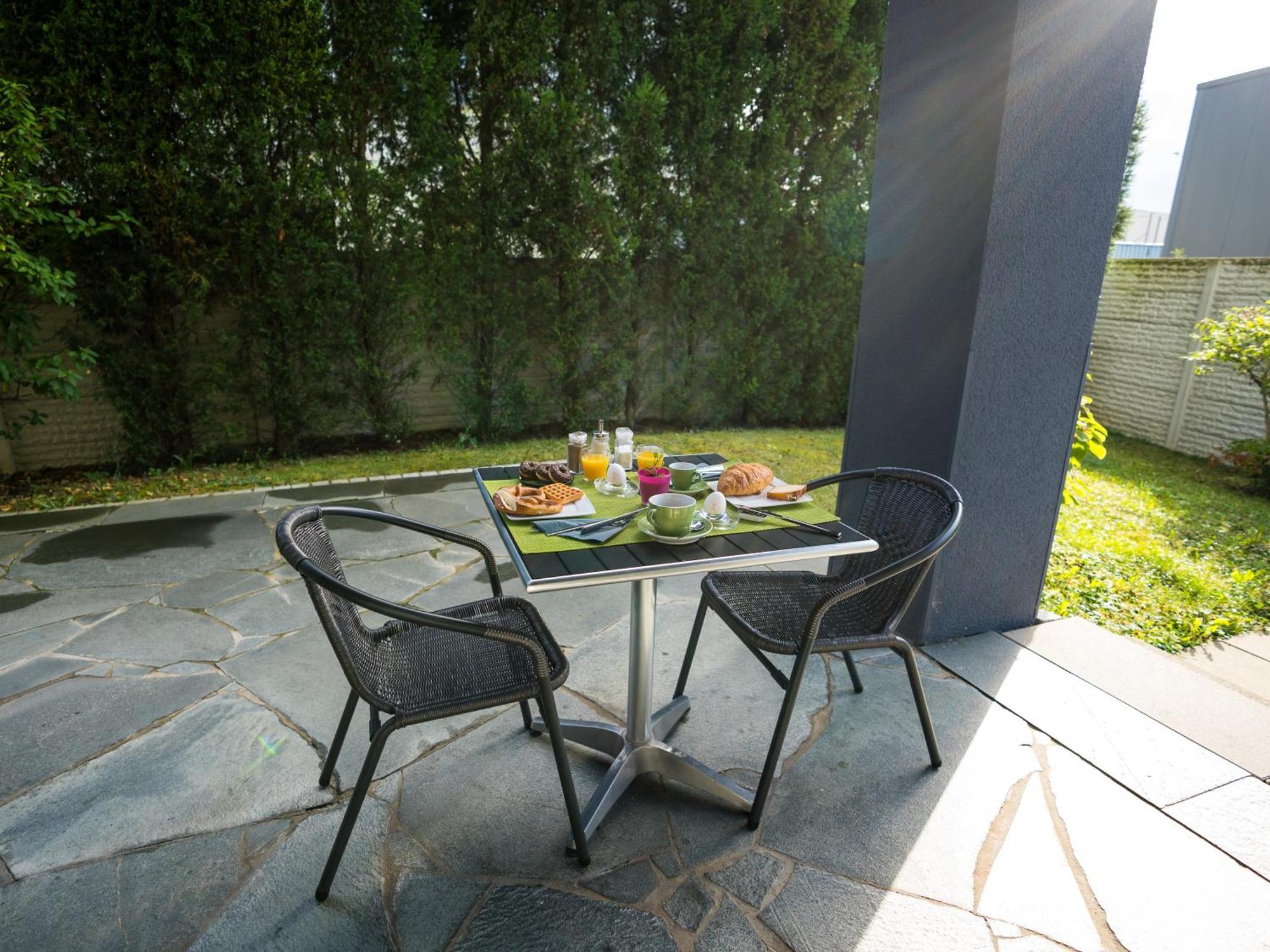 Bed & Breakfast Outlet Hotel Деттинген-на-Эрмсе Экстерьер фото